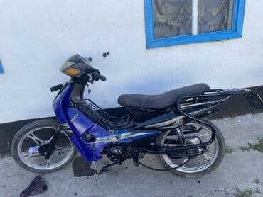 мото мапет: Мопед с черной рамой и синим обвесом. Модель куп 125 не надо оснащена — 4