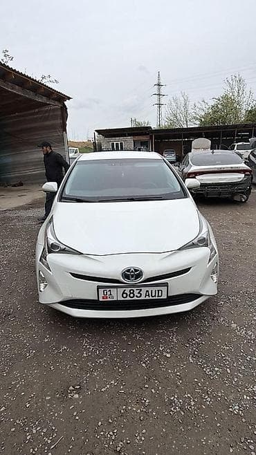 Toyota Prius: 2016 г., 1.8 л, Гибрид, Хэтчбэк