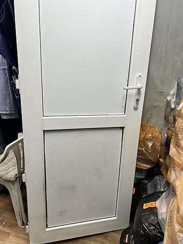 Пластиковые двери: ПВХ-дверь со стеклопакетом и замком - Цвет: белый, стекло. С одной — 2