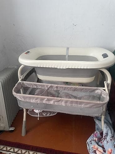 small table: 🚨🚨🚨🚨🚨СРОЧНО ПРОДАЮ МОЖЕМ ДОГОВОРИТСЯ комод-столик с детской ванночкой — 1