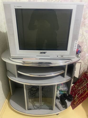 касетный магнитофон: Продаю телевизор в хорошем состоянии вместе с подставкой и ресиверов — 1