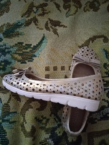 Продаю туфельки 35 размер. В отличном состоянии, надевались 1 раз