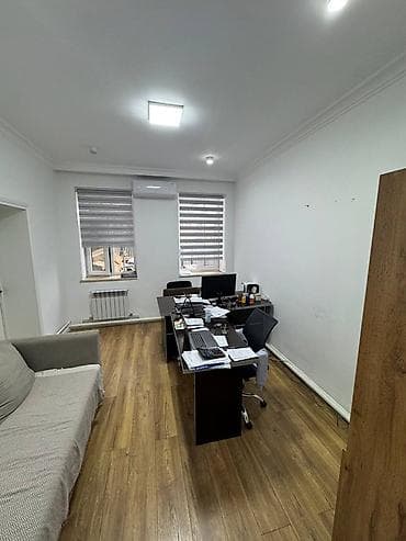 набережная: Аренда офисных помещений со складскими площадями в центре города(район — 8