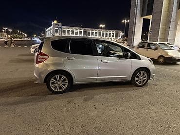 Продажа авто: Honda Fit: 2012 г., 1.5 л, Автомат, Бензин, Хэтчбэк — 1