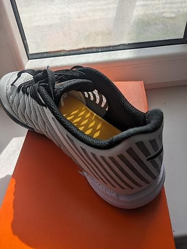 сороконож: Мужские кроссовки, 41.5, Nike, Новый, цвет - Серый, Самовывоз, Бесплатная доставка — 1