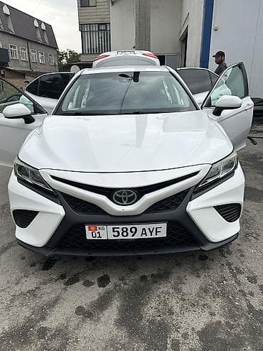 650: Toyota Camry: 2019 г., Бензин — 1