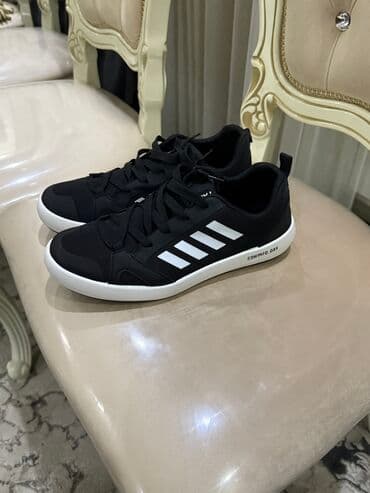 Кроссовки лето,42 размер,новый