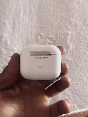 usb c to usb a: Беспроводные наушники-вкладыши с зарядным кейсом - Форм-фактор — 2