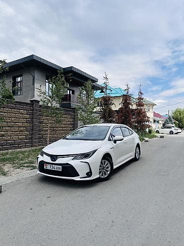 Унаа: Toyota Corolla: 2022 г., 1.8 л, Вариатор, Гибрид, Седан — 1