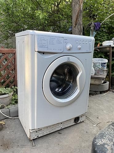 Стиральная машина Indesit, фронтальная загрузка. Основные