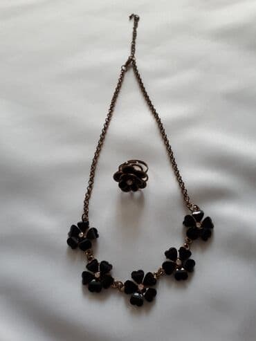 эксклюзивные свадебные пригласительные: Кулон из коралла натурального и колье с кольцом из черного эмала в — 2