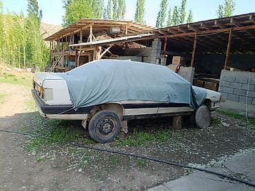Audi 100: 1991 г., Седан