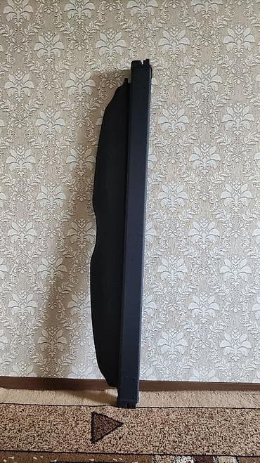 Задняя шторка Фольксваген Шаран 8 г 
состояние отличное