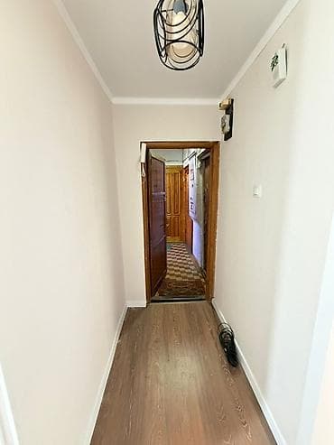 Продажа квартир: 5 и более комнат, 90 м², 1 этаж — 8
