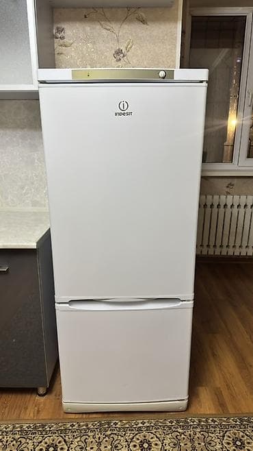 марозилка: Холодильник Indesit, Двухкамерный — 1