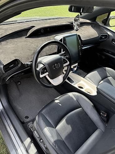 Toyota Prius: 2018 г., 1.8 л, Автомат, Гибрид, Хэтчбэк — 9