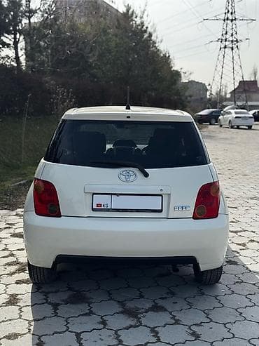 авта: Toyota Ist: 2003 г., 1.3 л, Автомат, Бензин, Хэтчбэк — 2