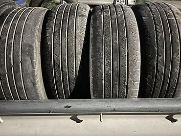 Комплект летних шин для легкового автомобиля. Характеристики: - — 8
