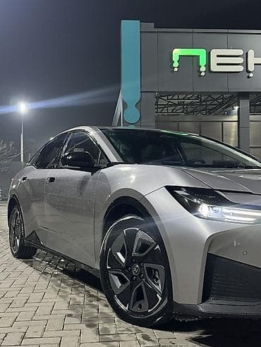 кибер трак: Toyota bZ3: 2024 г., Автомат, Электромобиль, Седан — 1