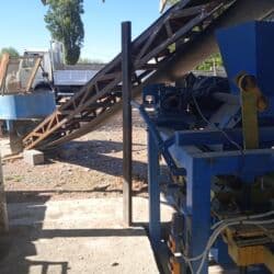 стол трансформер 2 в 1: Пескоблок чыгарган полуавтомат станок сатылат. Станок жаны, комплекте — 7