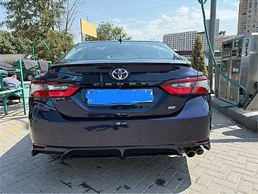 сиденья спортивные: Toyota Camry: 2021 г., 2.5 л, Автомат, Бензин, Седан — 2