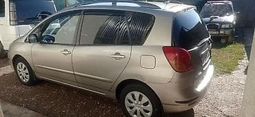 stepwagon: Toyota Corolla Verso: 2003 г., 1.8 л, Механика, Бензин, Хэтчбэк — 2