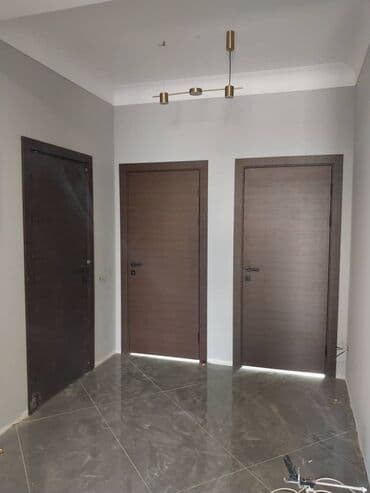 установка двери: Межкомнатная глухая дверь — 9