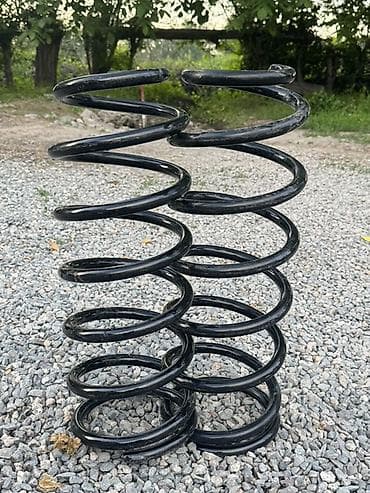 Унаа тетиктери: Продаю комплект задних оригинальных пружин на Land Cruiser 200 (2008 — 4