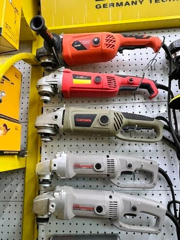 Клеевые пистолеты: Электроинструменты для строительства и ремонта Ассортимент на стенде — 1