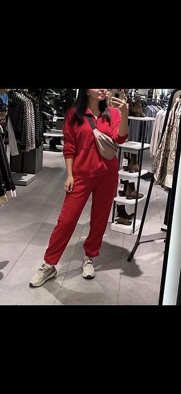 samsung buds: 3000 сом Костюм двойка из мягкого бархатистого трикотажа — 1