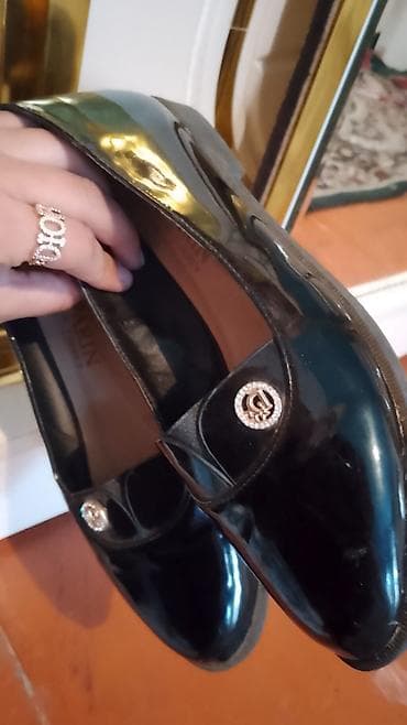 часы apple watch hermes: Лоферы, 36.5, Dior, Б/у, цвет - Черный, Платная доставка — 1