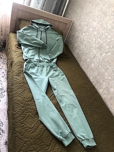 спортивные костюмы бу: Продаю! Спорт.костюм!+второй бесплатно!б/у, сост. отл — 1