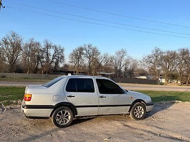 Volkswagen Vento: 1994 г., 1.8 л, Седан