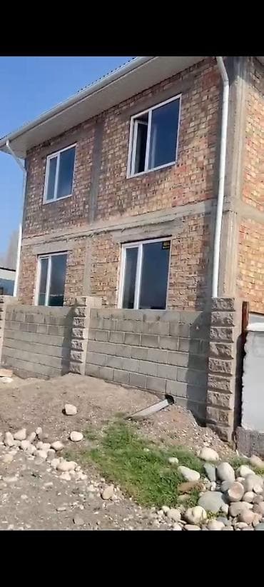 проекты двухэтажных домов в кыргызстане: Продаётся 2‑этажный дом (ПСО) на участке 4,6 соток. На территории есть — 1