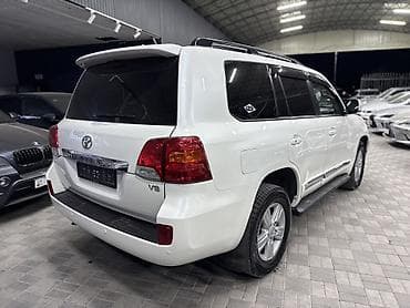 Toyota Land Cruiser: 2014 г., Автомат, Бензин, Внедорожник — 6