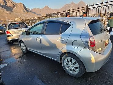 lada 2105: Toyota Prius: 2012 г., 1.5 л, Вариатор, Гибрид, Хетчбек — 5