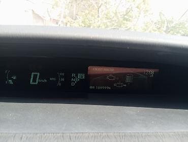 tesla 3: Toyota Prius: 2015 г., 1.8 л, Автомат, Гибрид, Лифтбек — 7