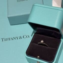 бриллиантовые комплекты фото и цены: КОЛЬЦО С БРИЛЛИАНТОМ TIFFANY & CO 0,18 CT. GRP10862 $1800 — 1