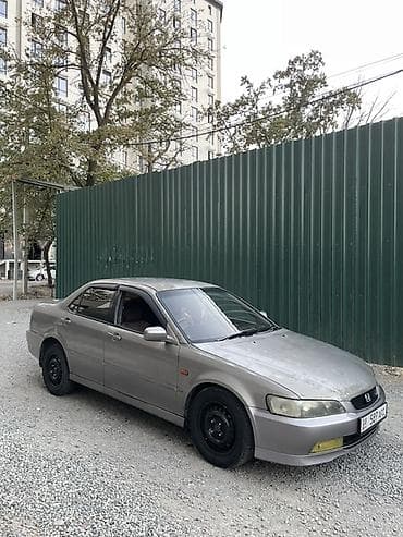 Honda Accord: 2001 г., 2 л, Автомат, Бензин, Седан