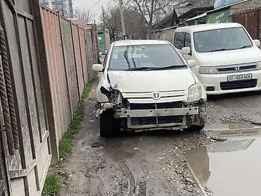 крло: Toyota Ist: 2003 г., 1.3 л, Автомат, Бензин — 1