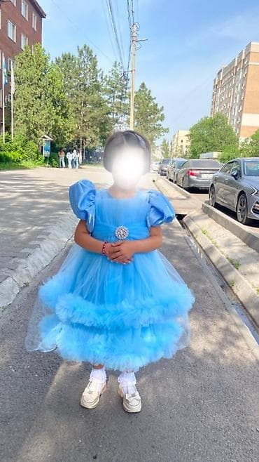 Платья: Детские праздничные платья 1) Нежно‑голубое прозрачное платье-макси с — 2