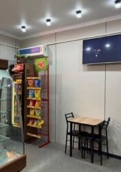 дом с действующим бизнесом: Продается действующий пивной магазин «Бёмер» с посадочными местами — — 9