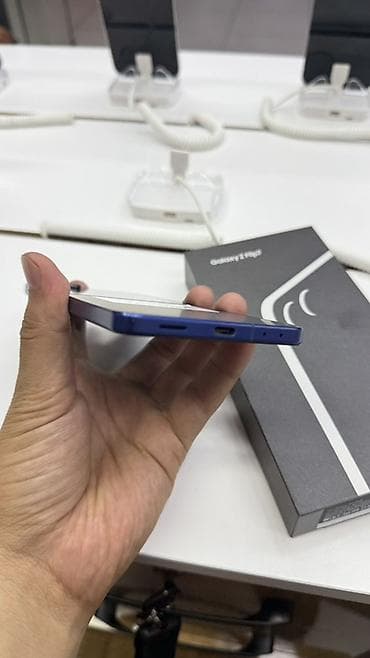 valtec kg: Samsung Galaxy Z Flip7, Б/у, 512 ГБ, цвет - Синий, В рассрочку, 1 SIM, 2 SIM, eSIM — 2