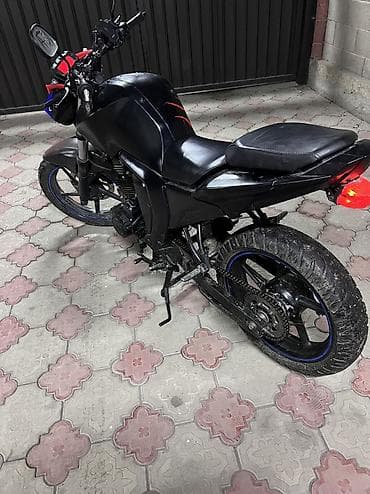 мотоцыкл: Классический мотоцикл Yamaha, 250 куб. см, Бензин, Взрослый — 3