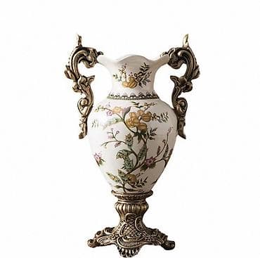Декор и интерьер: Декоративная ваза с двумя фигурными ручками в классическом стиле. - — 1