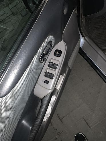 suzuki splash: Mazda 323: 2002 г., 1.6 л, Автомат, Бензин, Универсал — 7