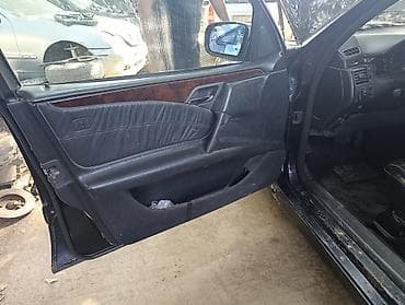 химия авто: Mercedes-Benz E55 AMG (W210), черный седан. машина на разборе на — 6