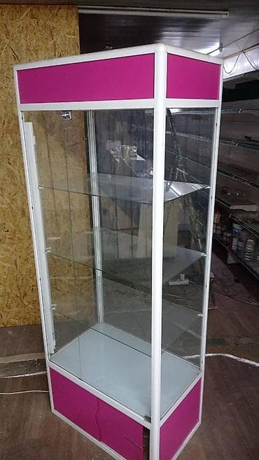 Рекламное оборудование: Витрины - 2 штуки б/у, состояние очень хорошее, есть рабочая — 2