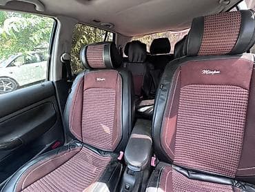 полик 5 д: Volkswagen Golf: 2003 г., 1.6 л, Автомат, Бензин, Хэтчбэк — 7