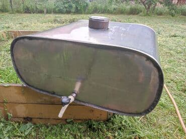 пустые канистры: Продаю две ёмкости из пищевой нержавейки объемом 140 литров, раньше — 1